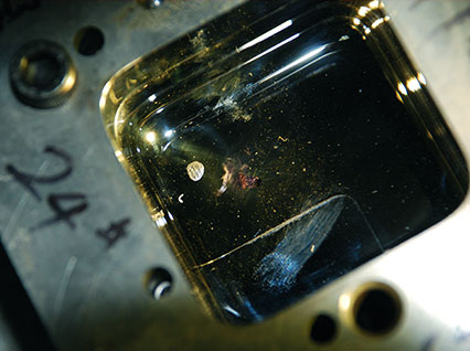 <a href='http://m.thecall.cn/product/3.htm' class='text_a'>模具激光焊機</a>修復鏡面模具效果